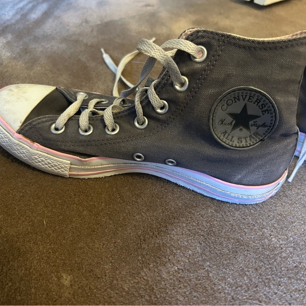 Converse High-Top Sneakers in Gray and Pink - Picture 2 of 4